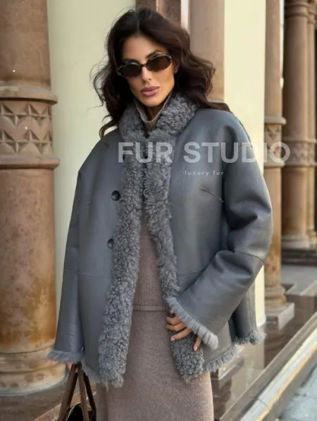 Дубленка серого цвета - двухсторонняя - фото 0