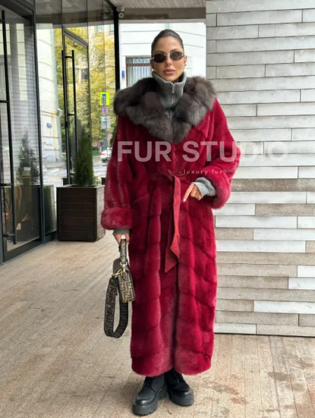 Длинная норковая шуба с капюшоном куница - фото 4