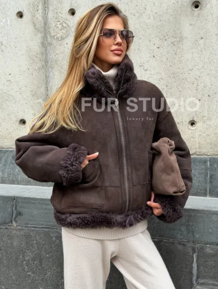 Натуральная двухсторонняя дубленка - бомбер - фото 4