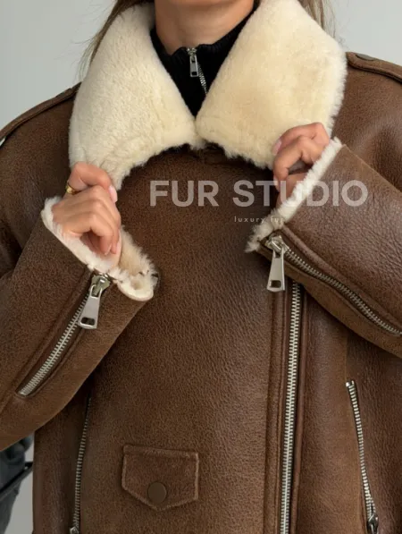 Короткая косуха-дубленка из овчины - фото 1