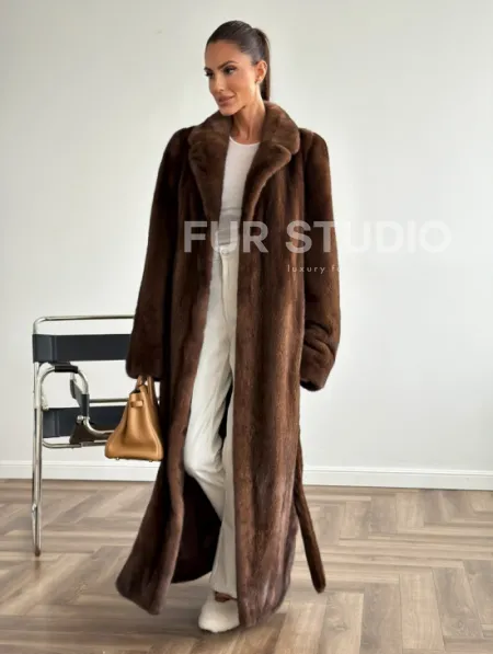 Прямая шуба из норки с поясом - фото 8