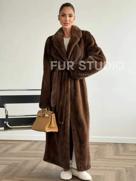 Прямая шуба из норки с поясом - фото 0