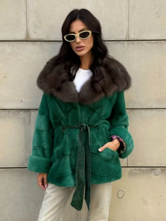 Шуба кимоно из норки с капюшоном из меха куницы - цвет малахит (зеленый) - фото 9