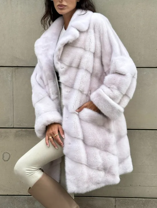 Шуба в диагональной выкладке меха норки с английским воротником - цвет жемчуг - фото 3