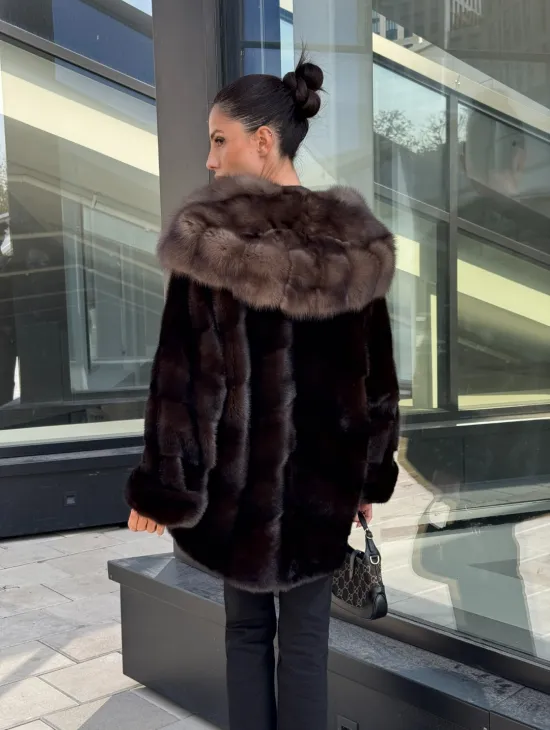 Шуба автоледи из меха норки с капюшоном куницы - шоколад - фото 6