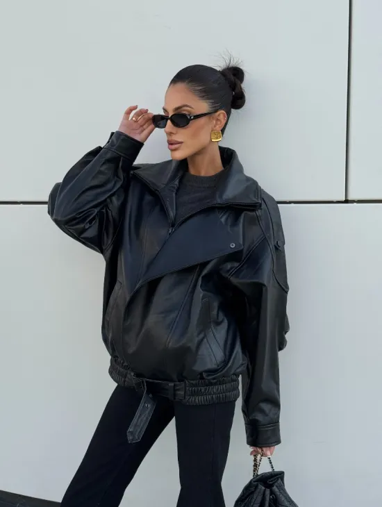 Женская кожаная куртка с двойным воротником, пышными рукавами реглан - фото 16