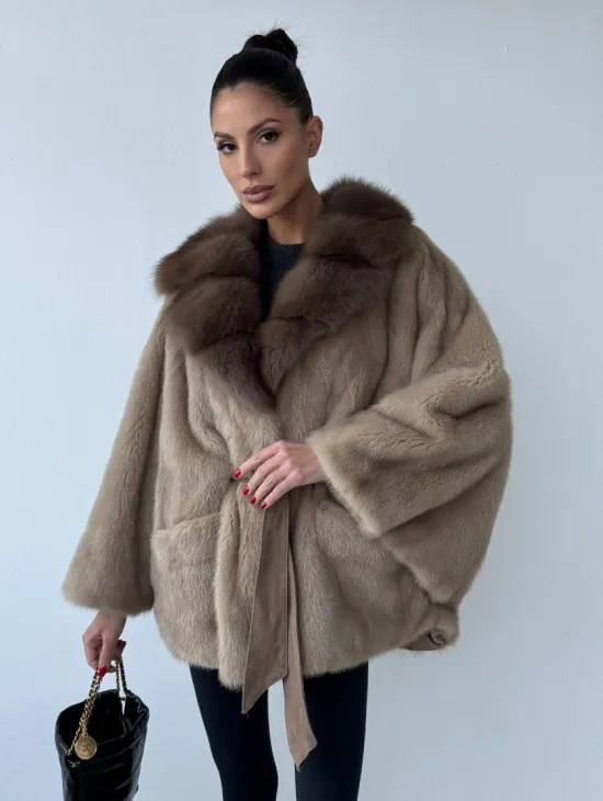 Зимнее пончо из меха норки Pastel с воротником из куницы - фото 6