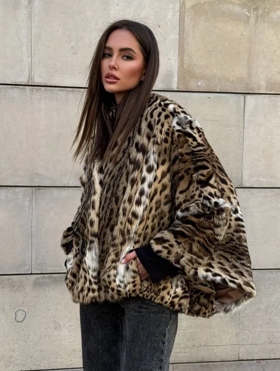 Женское манто из меха оцелота с потайным поясом - модель «Летучая мышь» - фото 3