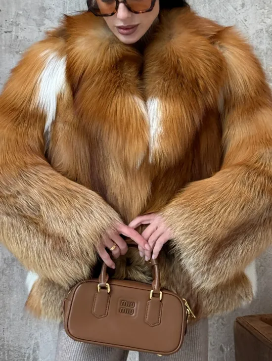 Короткая шуба из натуральной рыжей лисы - фото 1