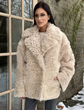 Светлая короткая шуба из испанской овчины - фото 6