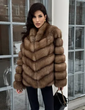 Шуба из меха куницы с V-образным воротником - фото 4