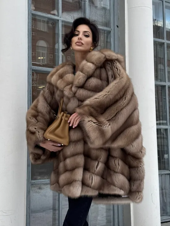 Шуба из меха куницы «летучая мышь» - фото 11