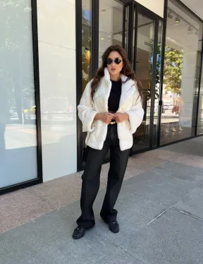 Белая короткая норковая шуба - фото 8