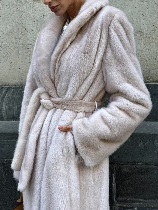 Классическая норковая шуба с перламутровым оттенком и эффектным воротником-шалью - фото 1