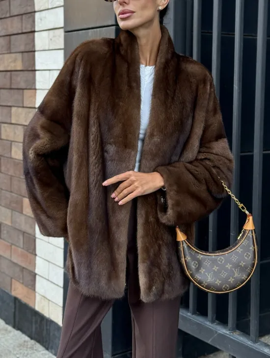 Модная шуба из норки 2025 - фото 3