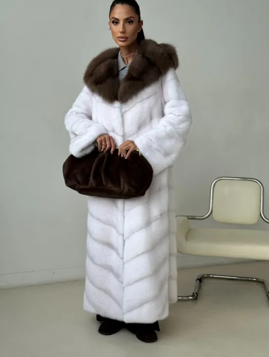 Белая норковая шуба с куницей капюшон - фото 4