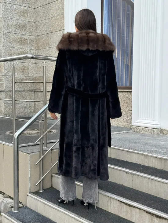 Черная норковая шуба с капюшоном куница - фото 6