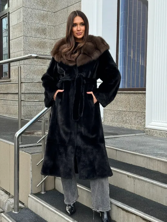 Черная норковая шуба с капюшоном куница - фото 0