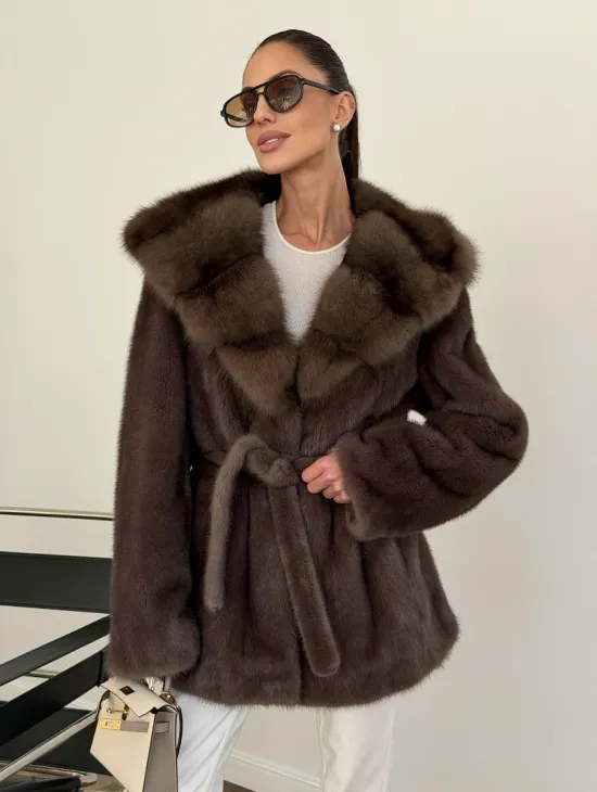 Коричневый норковый полушубок с мехом куницы - фото 3