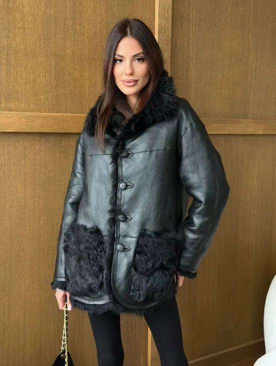 Черная двухсторонняя дубленка из меха тиградо - фото 10