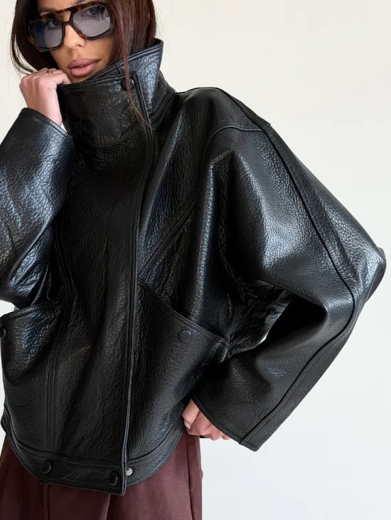 Черная женская кожаная куртка - фото 3