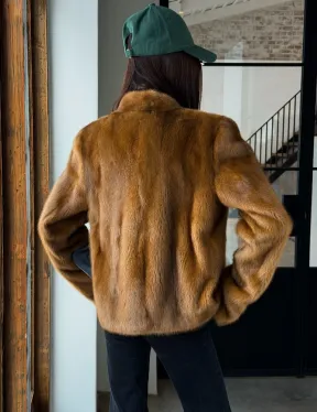 Меховой жакет из золотой норки - фото 10