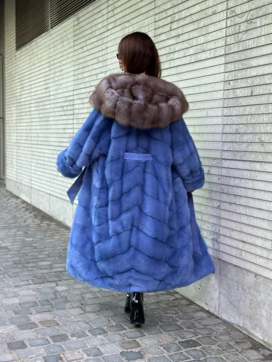 Шуба норковая с капюшоном из меха куницы - цвет голубой сапфир - фото 4