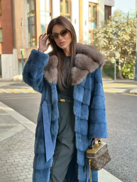 Роскошная норковая шуба с капюшоном из меха куницы - цвет королевский синий - фото 0