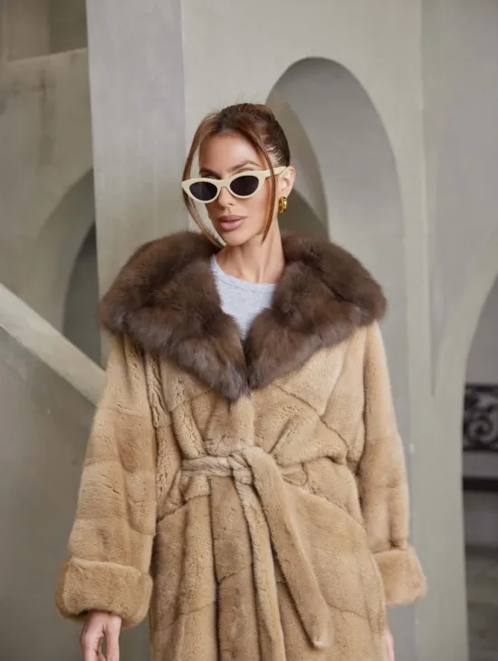 Длинная норковая шуба кимоно, карамель капюшон куница - фото 2